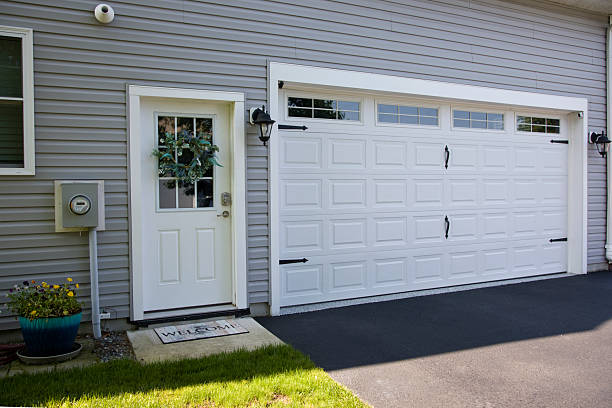 24/7 Emergency Garage Door Panel Replacement experts in Portland, TX